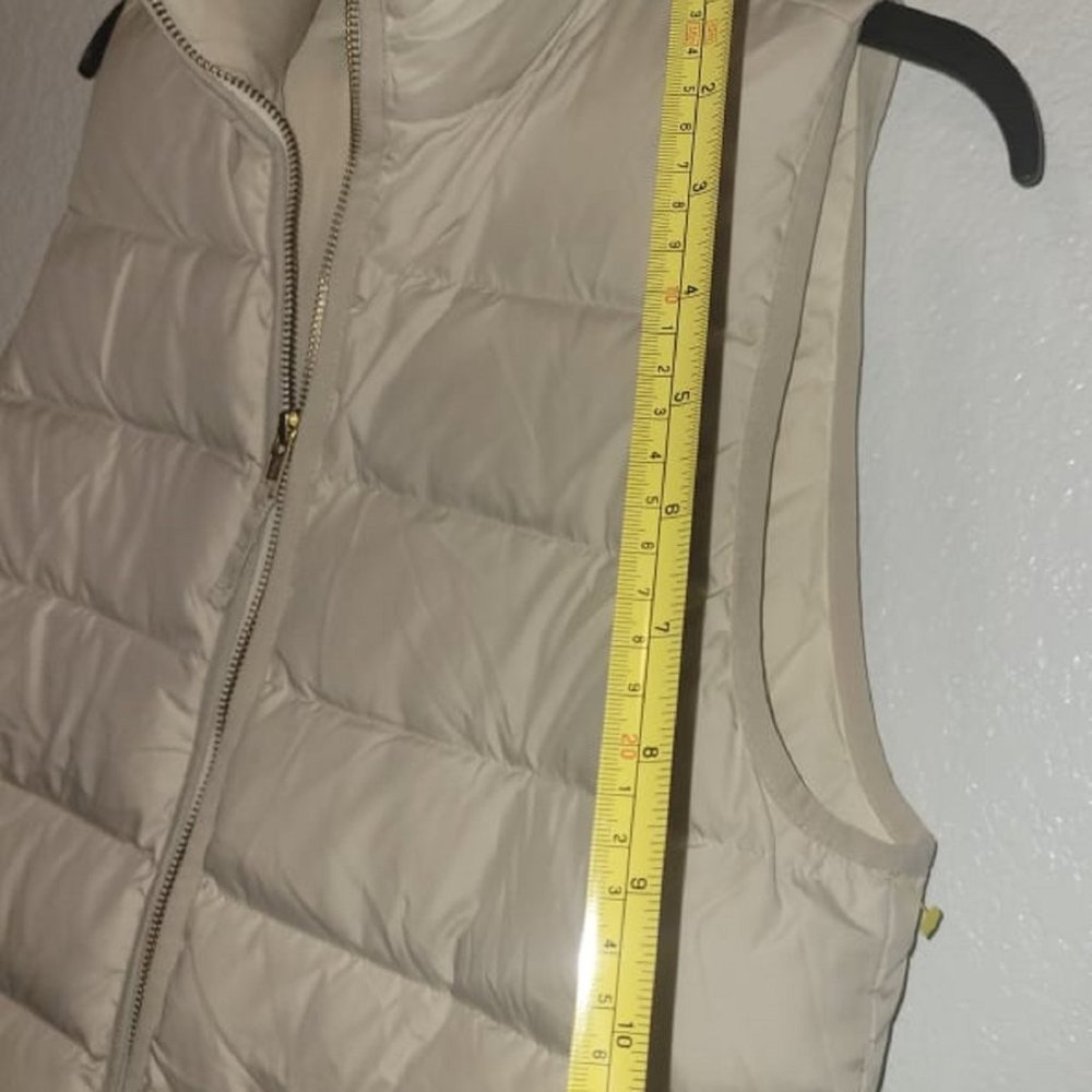 J Crew Vest 60% Down 40% Feather Size M side zips with pockets Full zip  Beige - Picture 4 of 12